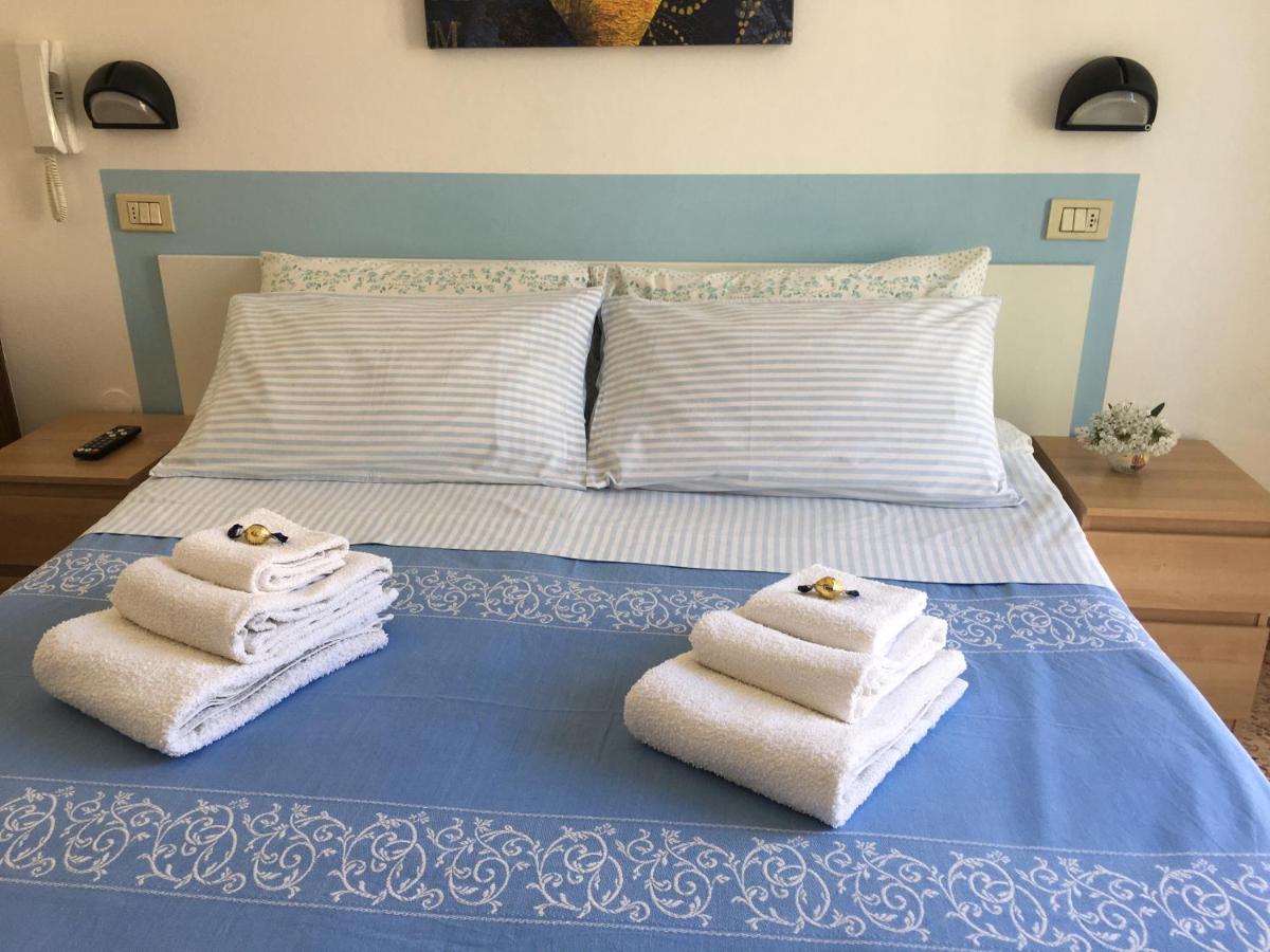 Hotel Villa Rinaldini Rimini Exteriör bild