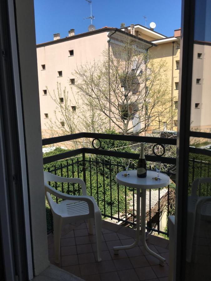 Hotel Villa Rinaldini Rimini Exteriör bild