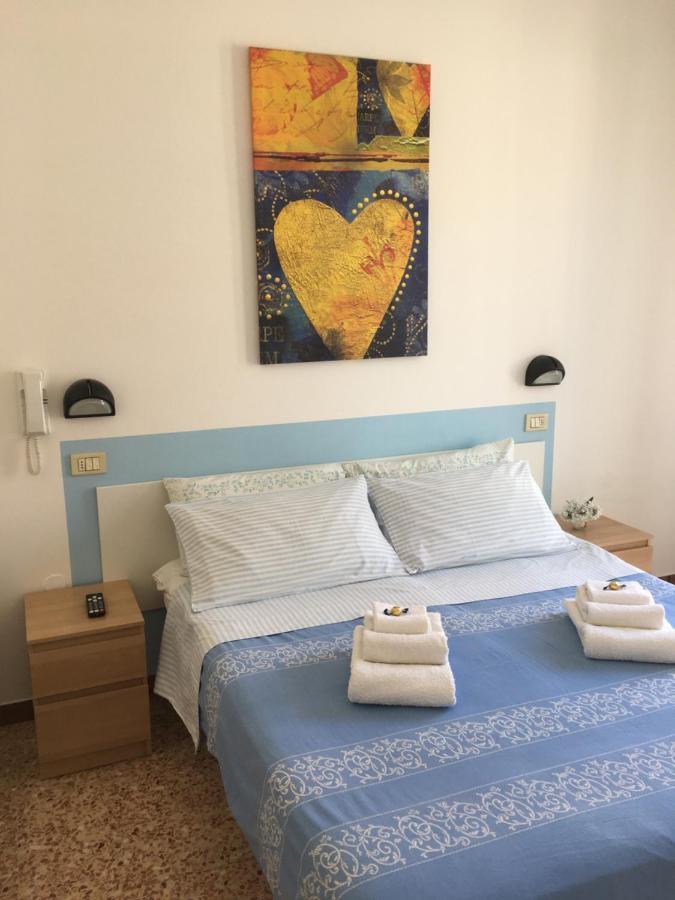 Hotel Villa Rinaldini Rimini Exteriör bild