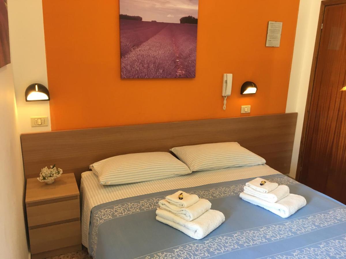 Hotel Villa Rinaldini Rimini Exteriör bild