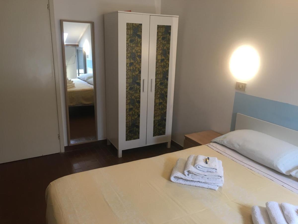 Hotel Villa Rinaldini Rimini Exteriör bild